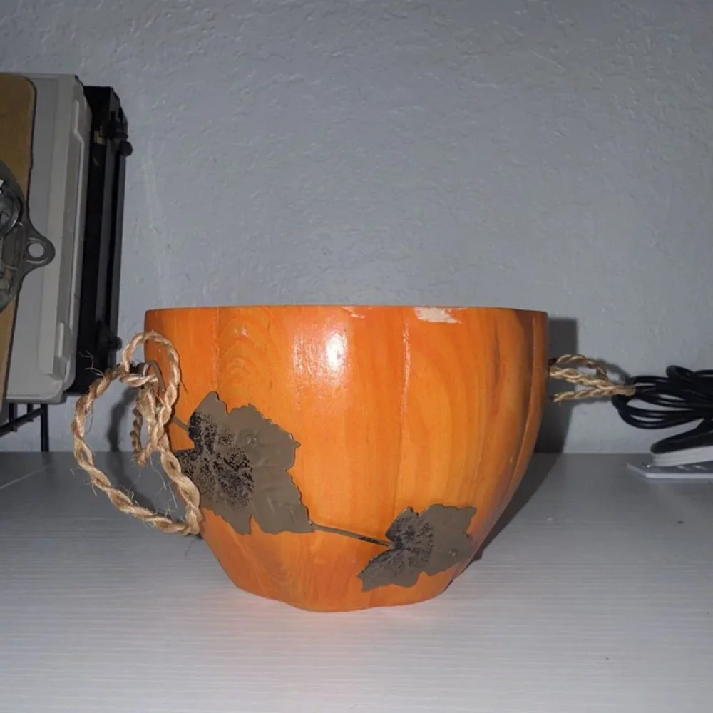 Orange Brown Wooden Round Bowl w/ Rope Handles, Leaf Pattern Decor